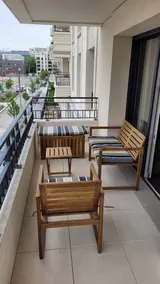 Chic & Spacious 3-Bedroom with balcony - Image 3