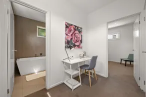 Relaxing Getaway Oasis with Patio in Charming Kew - Image 4