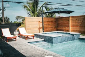 Waterfront Luxury: Heated Pool, Jacuzzi, Gym, Game - Image 2