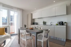 Panoramic Windows – In the Heart of the City - Image 3