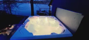 Lake Affect II w/Hot tub must be 25 & up to book - Image 2