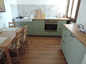 Apartment with garden and parking next to Granada - Image 3