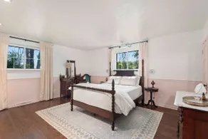 Historic Farmhouse | King Bed/Cinema/Patio/Sunroom - Image 3
