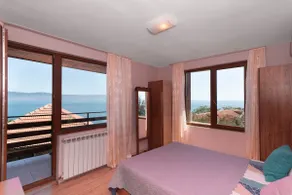 Penthouse Apartement - Balcony Sea View & Kitchen - Image 3