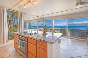 First Floor Direct Oceanfront. Steps to the Water - Image 3