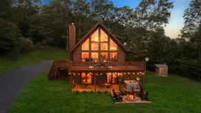 Ella Bella Chalet: Hot Tub, Stunning Views, Wi-Fi - Image 2