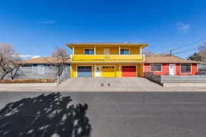Flagstaff Getaway Trio 6BR/6BA w/3 Garages & Yards - Image 4