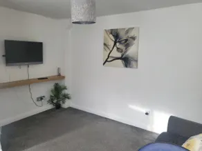 Comfort in Luton Centre-Sleeps 6 - Image 5