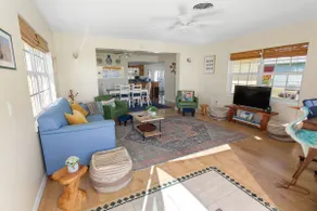 Lakefront Sunrise Cottage - Image 3