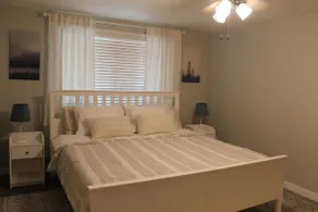 Holiday House ~ 4 Bedrooms for Family & Friends - Image 3