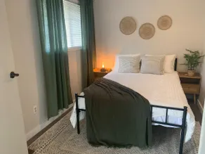 Holiday House ~ 4 Bedrooms for Family & Friends - Image 4
