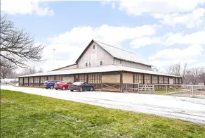 Spacious Horse Farm Getaway - Image 2
