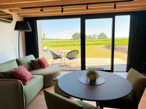 Lodge with panoramic bath, hot-tub sauna & swimming pool - Image 5