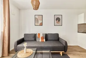 Modern, stylishly furnished new-build apartment - Image 4