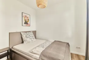 Modern, stylishly furnished new-build apartment - Image 5