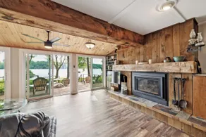 Hack’s Lakefront Hideaway @ Newton Lake - Image 1