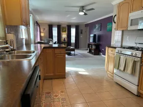 Cute Downtown Clawson 2BR - Image 5