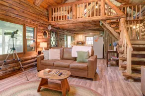 Lakefront Log Cabin, Private! Dogs welcome! - Image 2