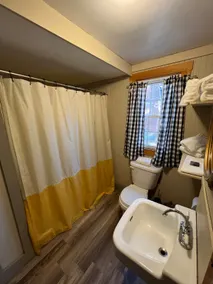Cabin #1 (Standard Studio) with Lake View - Image 2