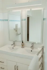 ONE Luxury Apartment - Image 4