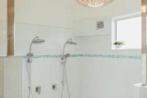 ONE Luxury Apartment - Image 3