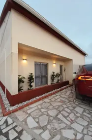 !Private Outdoor Area! 300m-Beach, 3BR No Stairs - Image 2
