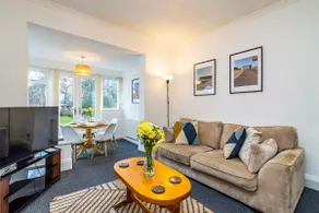 University View-Off-Street Parking-Sleeps 8-Fast WiFi - Image 5