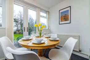University View-Off-Street Parking-Sleeps 8-Fast WiFi - Image 4