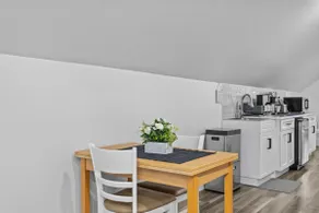 Cozy 1BD 1BA Apartment - Image 5