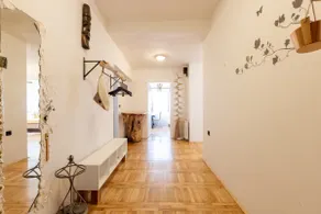 cousy artistic flat - Image 4