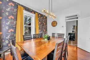 Laughing Boar | Sleeps 11 Historic Downtown - Image 4