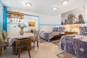 2 rooms at the river bank in the heart of old town - Image 4