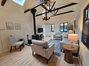 Redwood Grove Retreat - Image 4