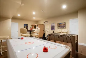 Deluxe Denver Retreat: Lake, Golf & Mountain Views - Image 3