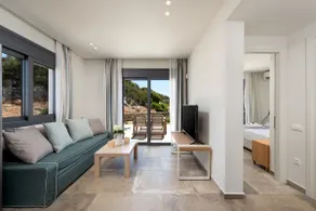 Aura House, Quiet & Cosy Seaview Luxury Retreat - Image 5