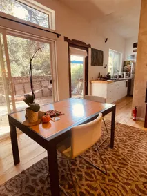 Zen Oak Retreat, Serene, Artistic Pvt. Parking/AC - Image 4