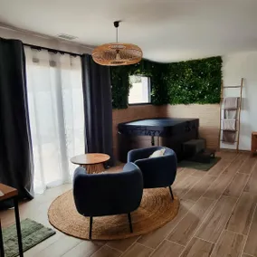 Le Cocoon - Jacuzzi, Sauna et Piscine privée - Image 5
