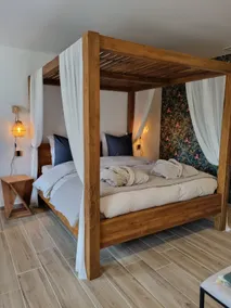 Le Cocoon - Jacuzzi, Sauna et Piscine privée - Image 4