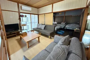 Entire House｜Pet Friendly｜5 Guests｜2 Parking｜Deck - Image 3