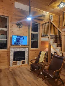 Luxury Loft Cabin 5 miles to TIEC Games - Image 5
