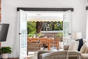 -City Centre - Views - Private Garage - Ducted Air - Image 5