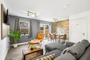 4 Bed Luxury Townhouse - Parking - Lincoln - Image 3
