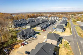 Commons House - Cozy 3BR Townhome -7 Min to LU! - Image 4