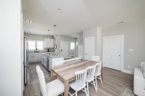 Commons House - Cozy 3BR Townhome -7 Min to LU! - Image 5