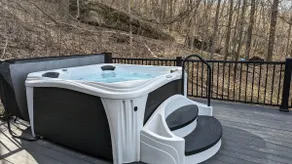 Stunning views, amazing gathering spaces, hot tub - Image 5