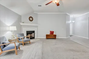 Remodeled home in quiet neighborhood (3 bedrooms) - Image 2