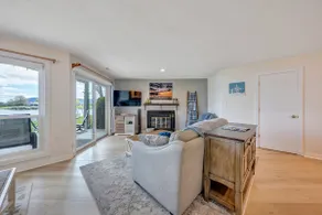Walkout waterfront condo in Bernard's Landing! - Image 4