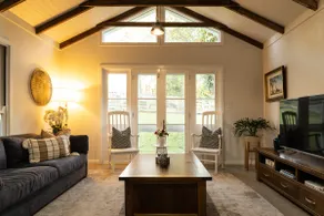 The Dairy: 5 bed/4 bath on picturesque farm - Image 3