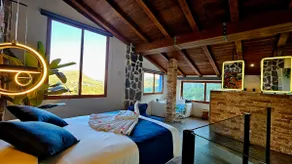 Atractiva casa vacacional ideal para familias con terraza y jacuzzi | Vistas a la montaña - Image 3
