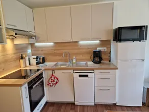 Apartment at the foot of the slopes with mountain view - Image 3